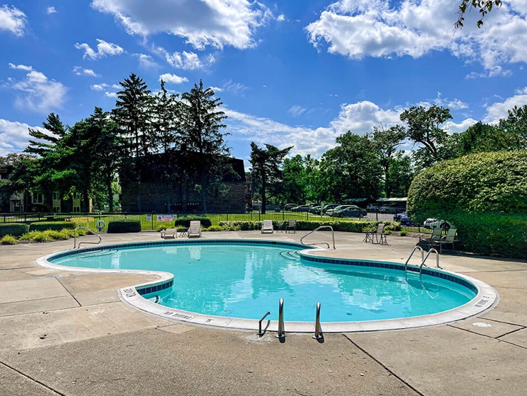 sparkling swimming pool at Pine Lake Manor